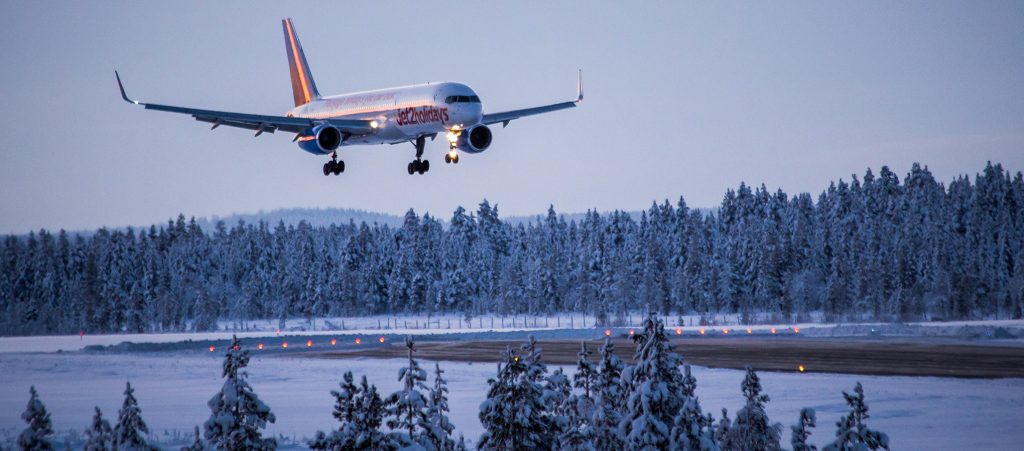 Enontekiön lentoasema on valmistunut vuonna 1980 ja se on maan nuorin lentoasema. Se sijaitsee 300 metriä merenpinnan yläpuolella ja on siten Suomen korkeimmalla sijaitseva lentoasema.