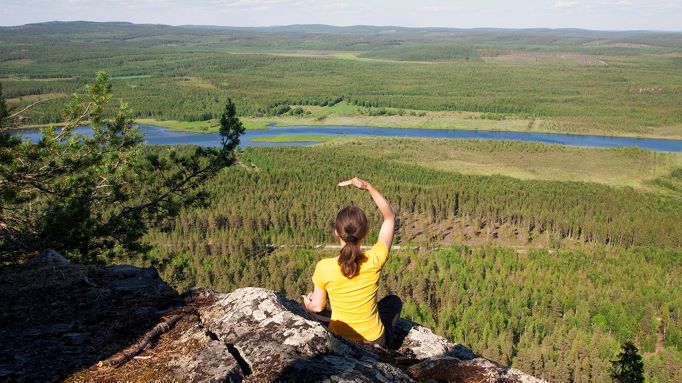 Suomi Meditoi -alkeismeditaatio Tunturi-Lapin luontokeskuksessa